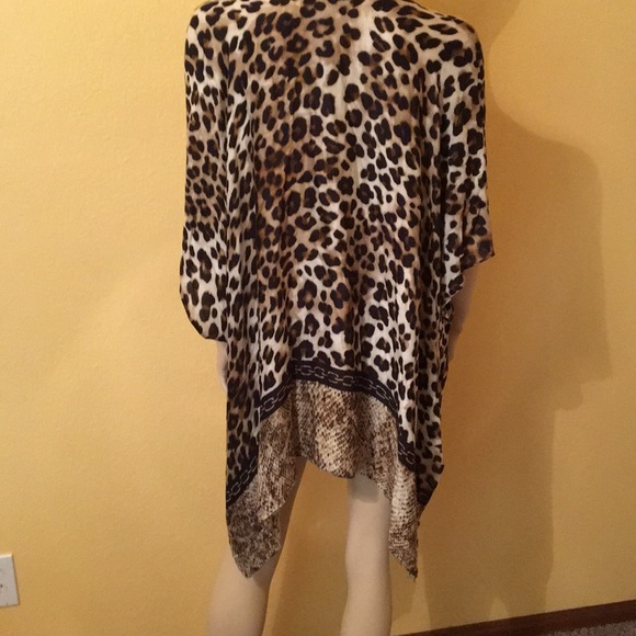 Chico’s NWT Classy Leopard Fusion Ruana - Picture 2 of 6